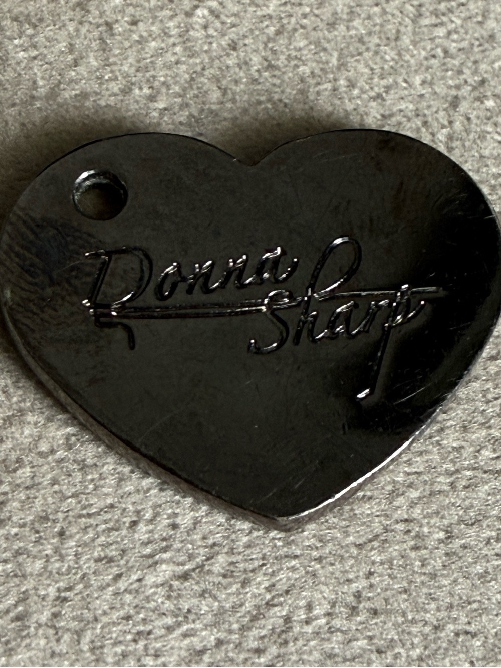 Donna Sharp Heart Pendant Tag in Shiny Black